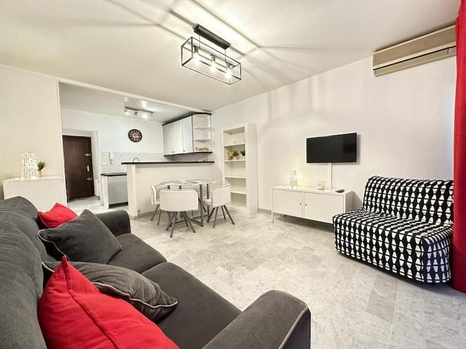 Beau Studio Centre Juan Les Pins A 300M Des Plages Antibes Exterior photo