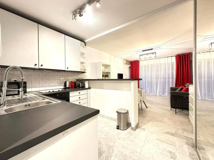 Beau Studio Centre Juan Les Pins A 300M Des Plages Antibes Exterior photo
