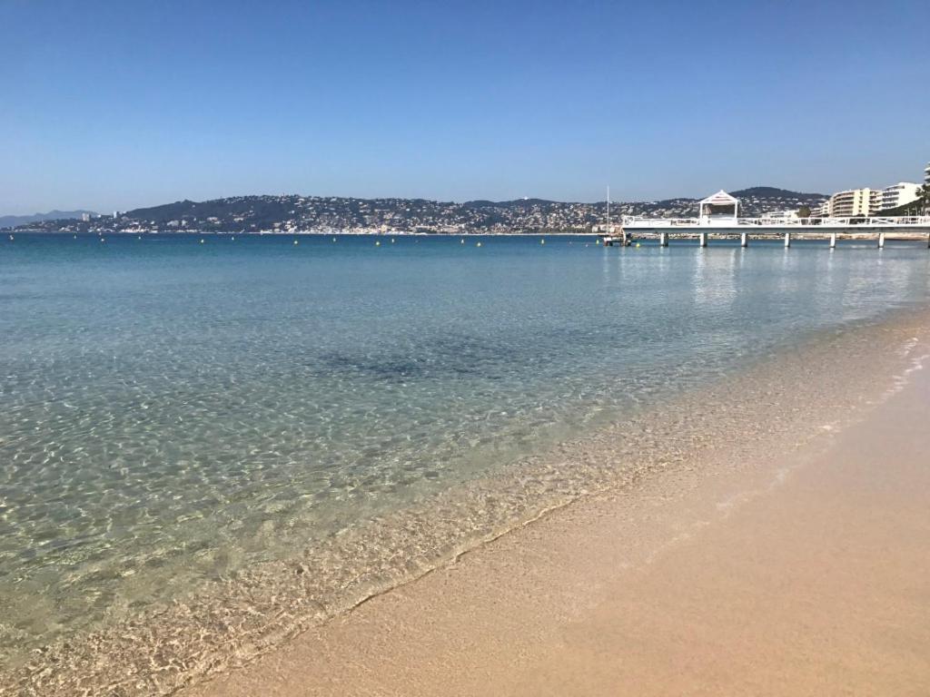Beau Studio Centre Juan Les Pins A 300M Des Plages Antibes Exterior photo